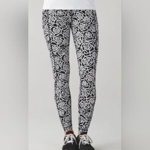 Lululemon Black and White Speed Tight IV Athletic Leggings Size 6